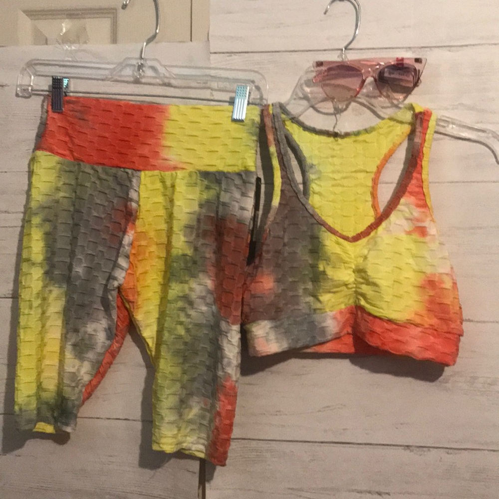 Victoria collection workout outfit